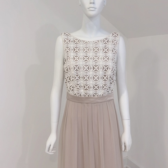 NWT SAMPLE SALE LelaRose Ivory/Palomino (Light Tan) size8 lace/chiffon. PRISTINE - Picture 3 of 7